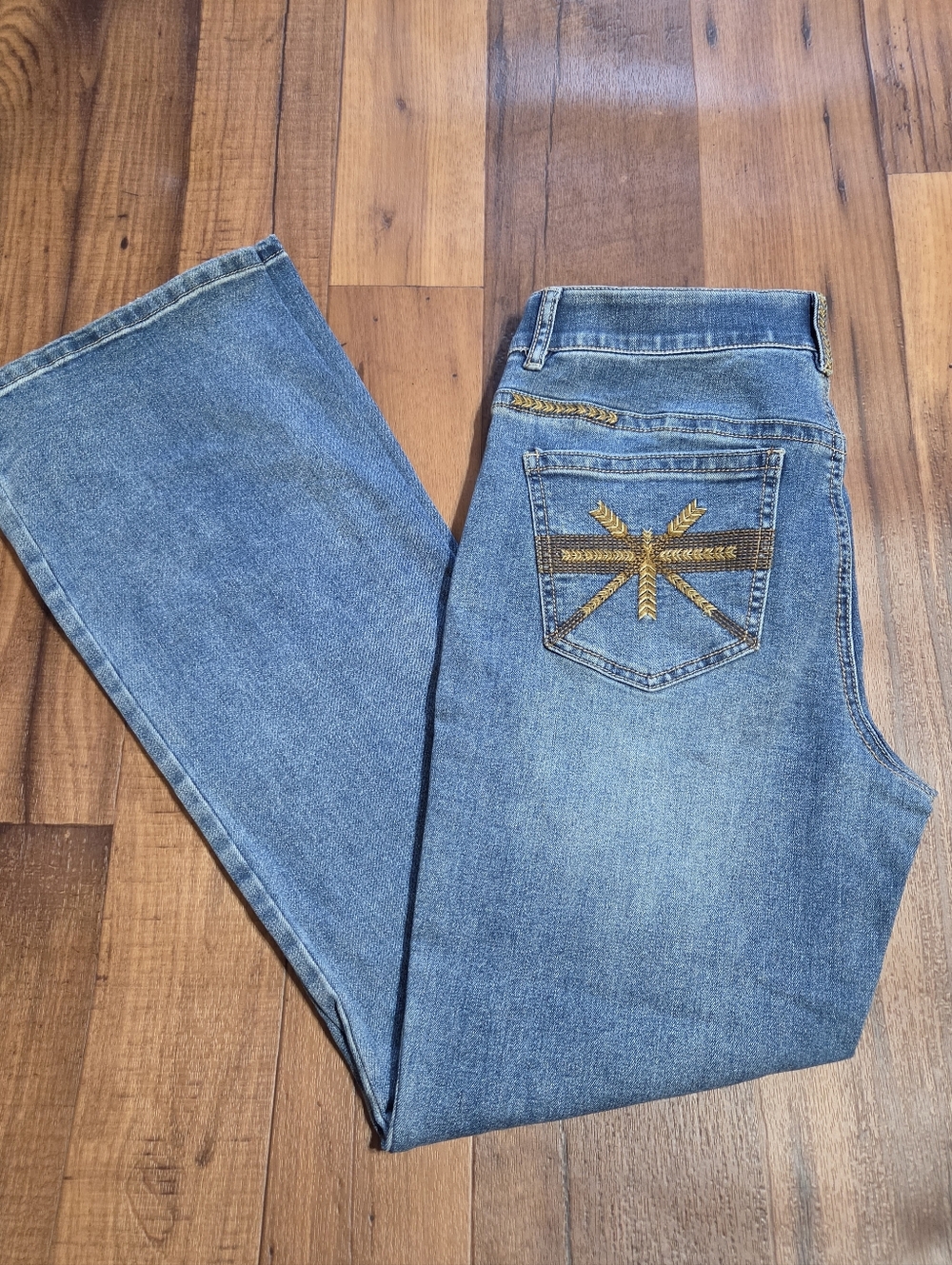 Chic Lincoln Outfitters Blue Women’s Embroidered Pocket Jeans. Sz 10